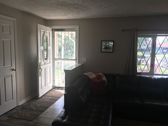 5th image of 35 Wallman Dr