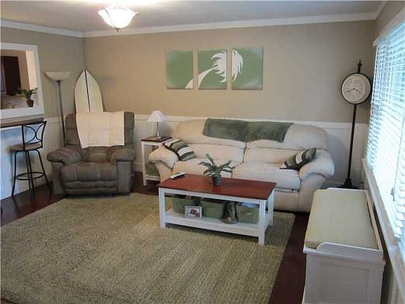 3rd image of 1539 Aubert St