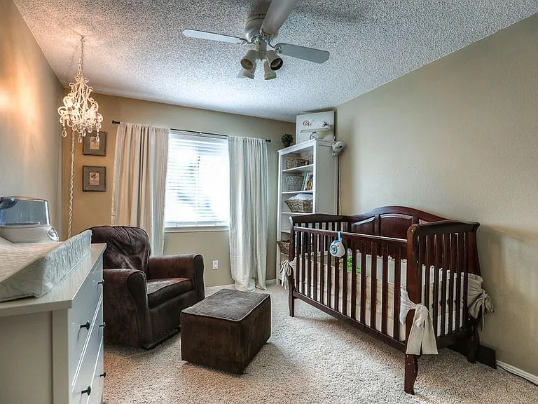 24 Edgewood Forest Ct — Photo 16