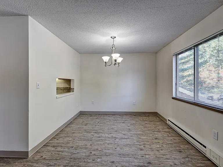 Woodland Apartments — Photo 10