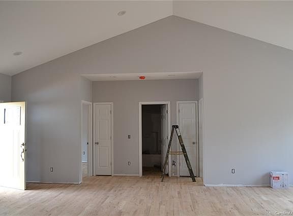 5th image of 2134 Derby Ct #32