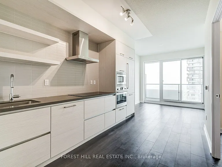 2221 Yonge St #5210 — Photo 7