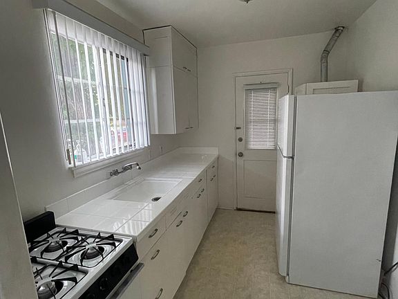 5th image of 308 N Louise St APT 19