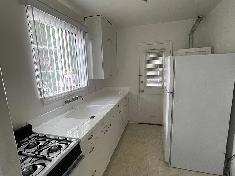 308 N Louise St #19 — Photo 5
