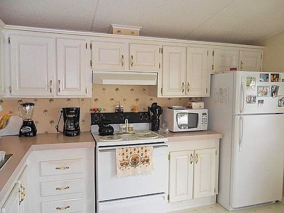 5th image of 802 Spanish Moss Dr