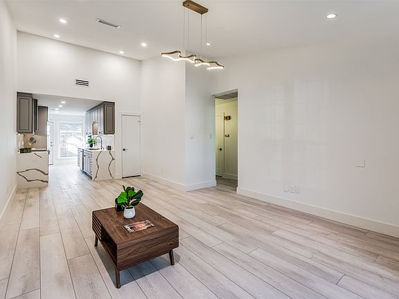 5th image of 13702 Flagstone Ln