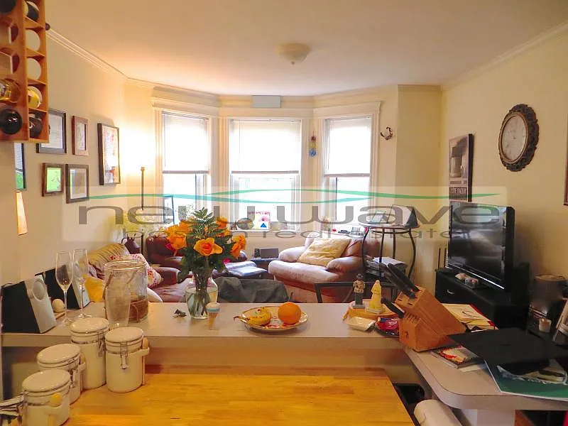 1 bed, 750 sqft, $2,600 — Photo 2