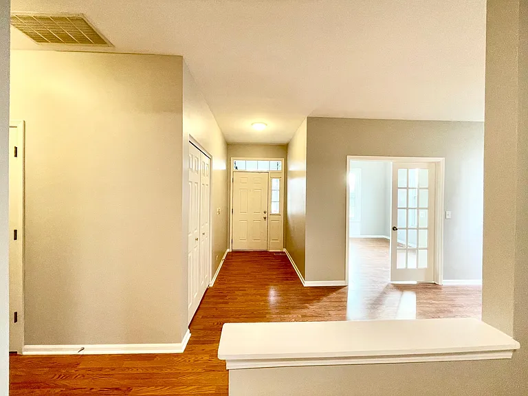 1675 McDowell Ave — Photo 9