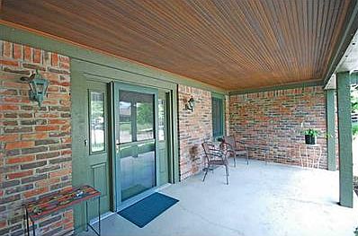 5th image of 214 Berkshire Ln