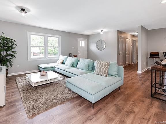 3rd image of 5541 Starkwood Dr