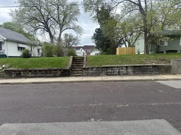 531 Tracy St, Peoria, IL 61603