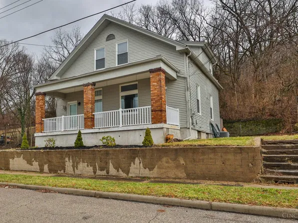 654 3rd St, Reading, OH 45215