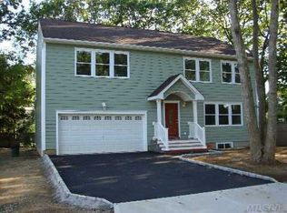 16 Greenway Ter, Lake Grove, NY 11755