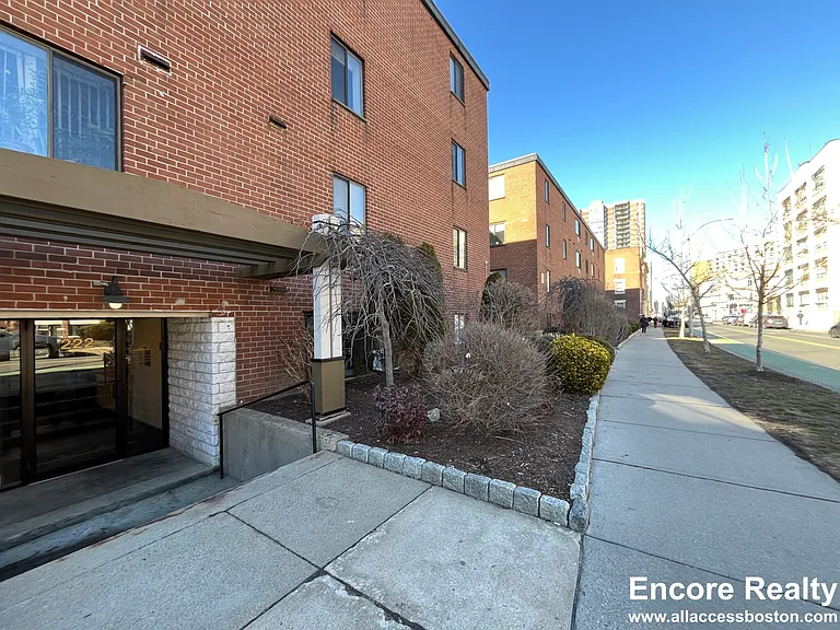 220 Babcock St #3A — Photo 5