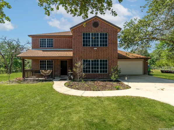 90 NINE PATCH DR, Poteet, TX 78065