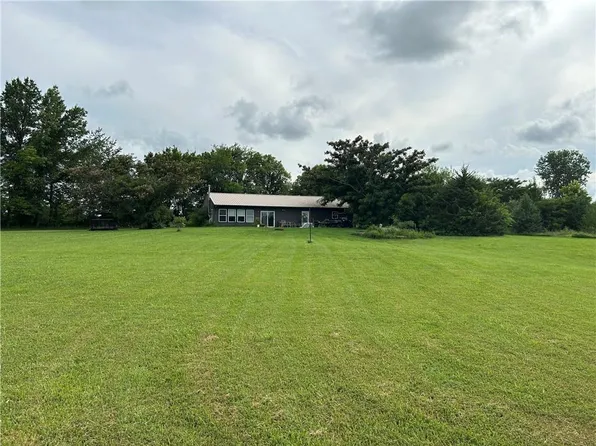 1341 NW 760p Rd, Urich, MO 64788