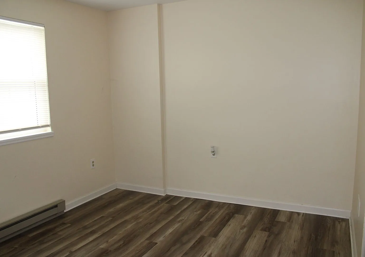 Semi Detached Duplex in Dover — Photo 4