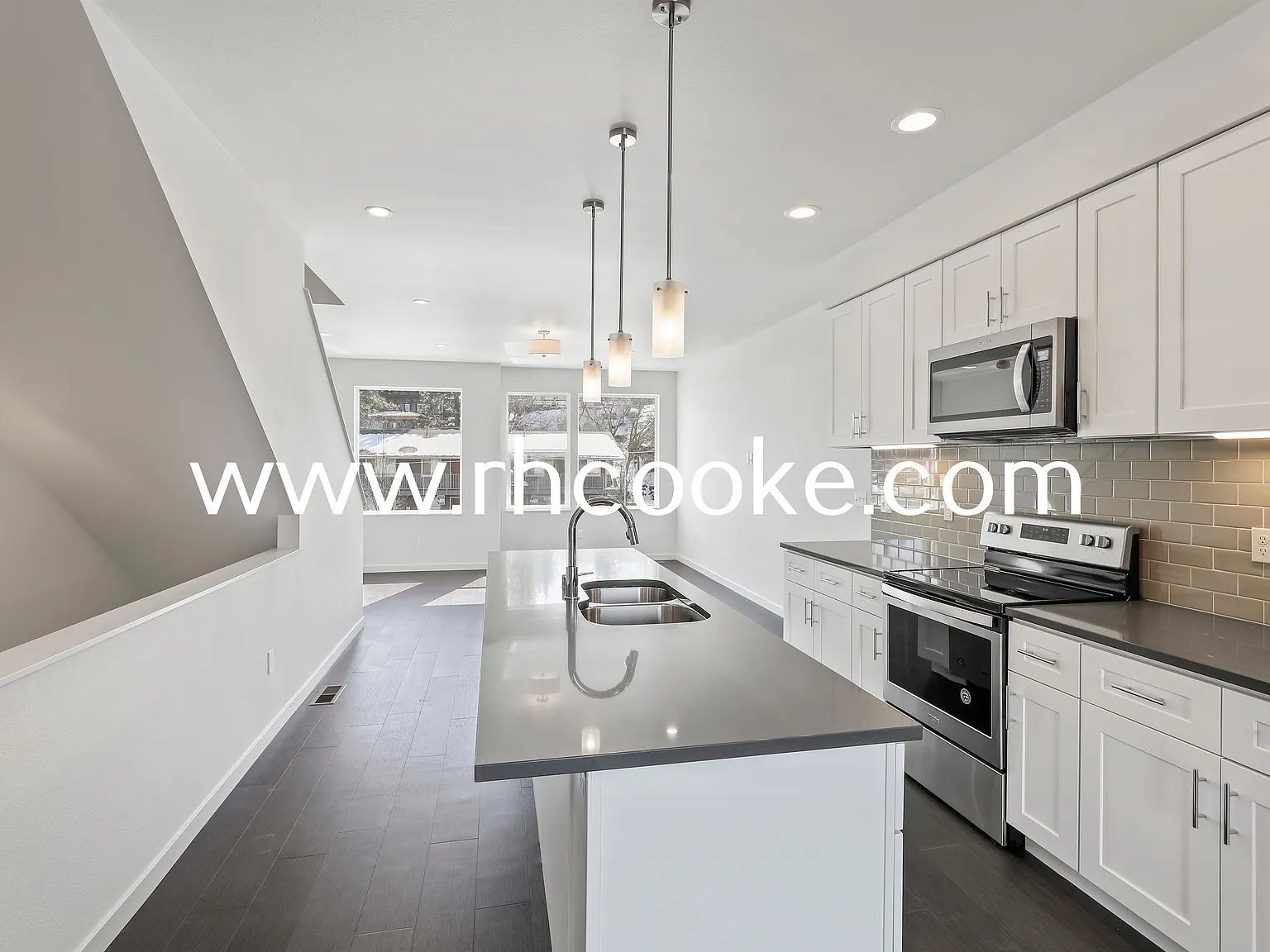 2 bed, 2.5 bath, 1384 sqft, $2,100 — Photo 3