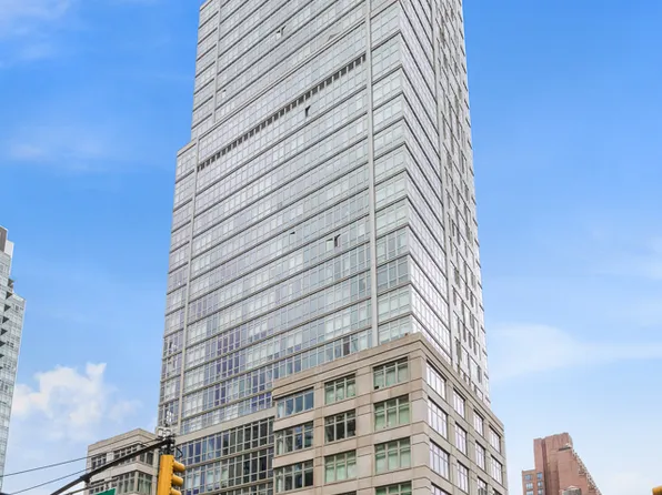 305 East 51st Street 3B image 17 of 18