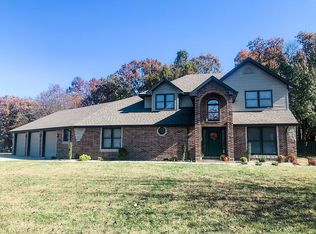 1640 Park Ridge Dr, Bolivar, MO 65613