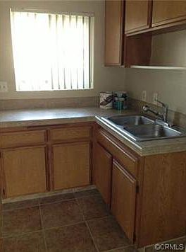 5th image of 611 E Lemon Ave