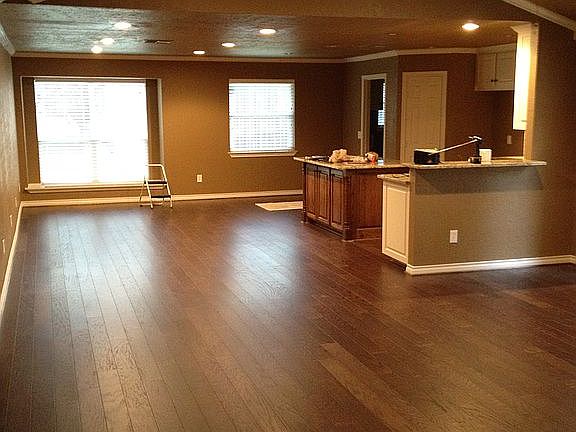3rd image of 524 Oakcrest Dr