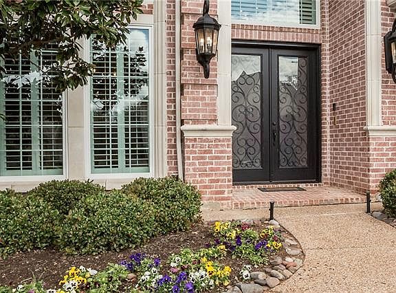 5th image of 1209 Strathmore Dr