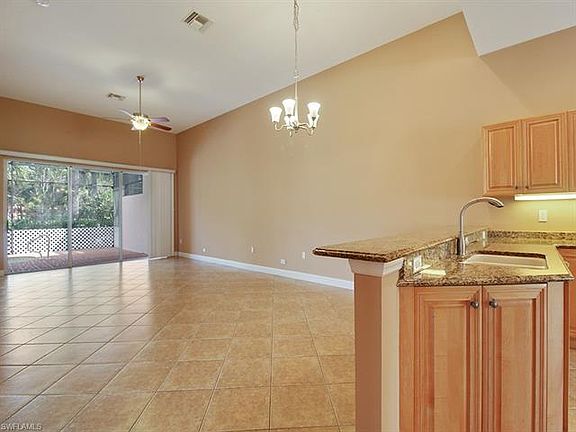 5th image of 5884 Northridge Dr #A-25