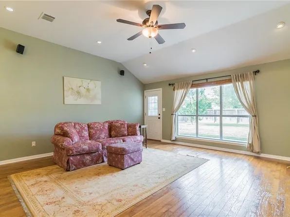 654 River Bluff Cir, Georgetown, TX 78626