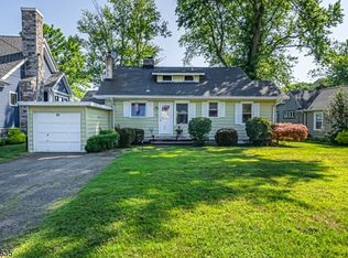 28 Lenape Trl, Denville, NJ 07834