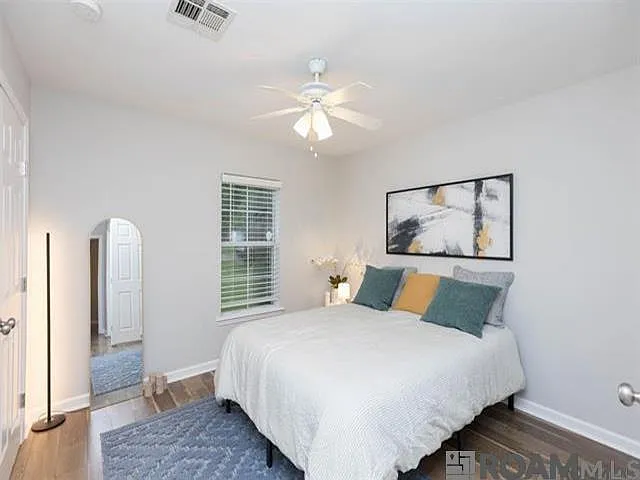 18634 White Oak Dr — Photo 12