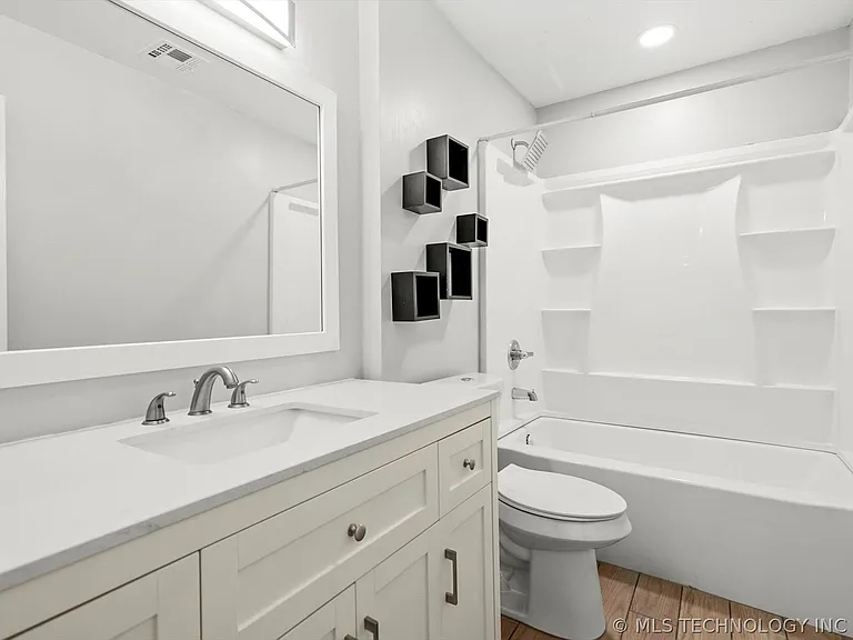 524 W Toledo St — Photo 21