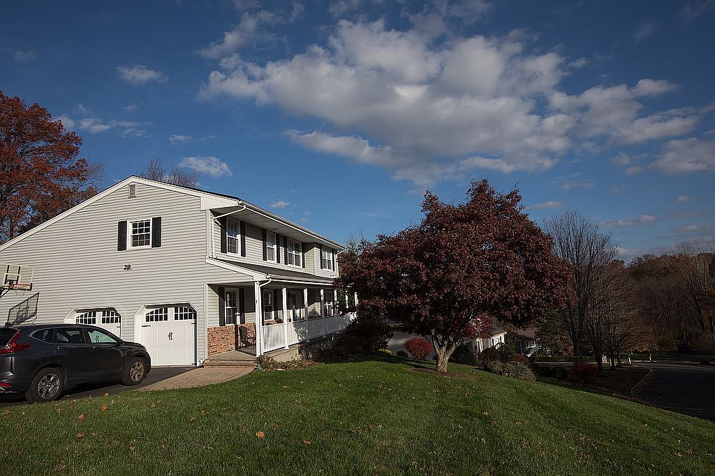 1 Reina Ct, Valley Cottage, NY 10989 Zillow