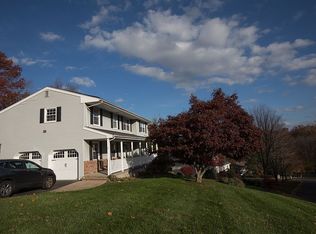 1 Reina Ct, Valley Cottage, NY 10989