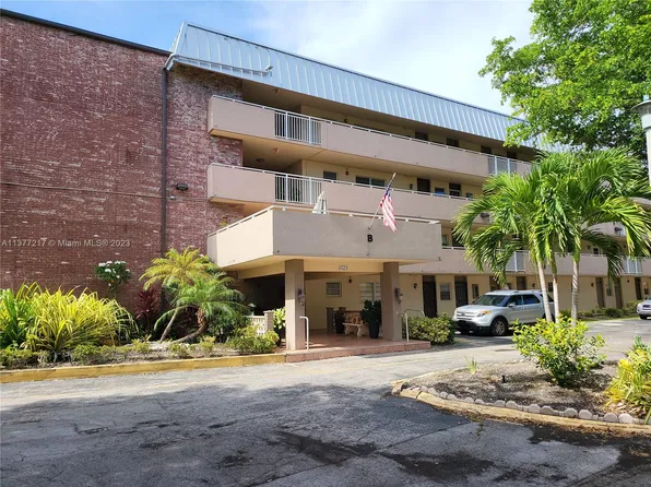 3725 NE 169th St APT 307, North Miami Beach, FL 33160