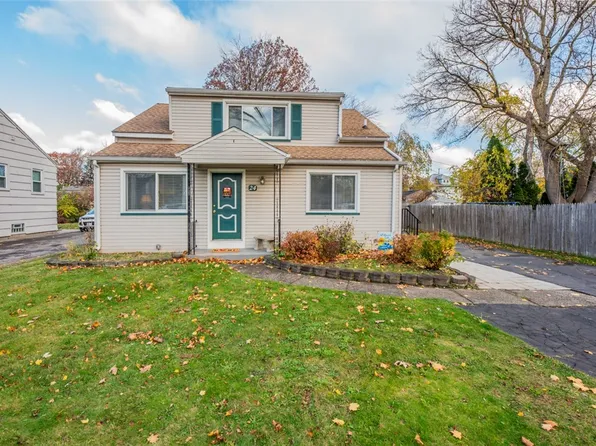 24 Haddon Rd, Rochester, NY 14626