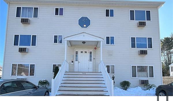 1st image of 340 Parkland Ave APT C4