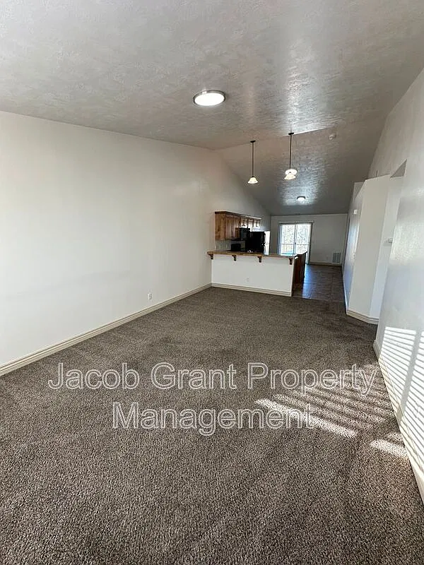 2 bed, 1.0 bath, 1000 sqft, $950 — Photo 4