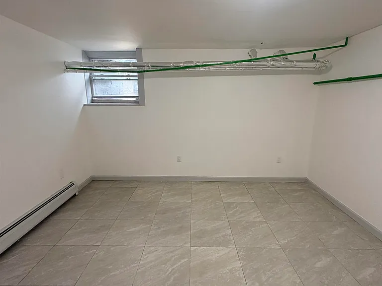 124 Winfield Ave #1 — Photo 32