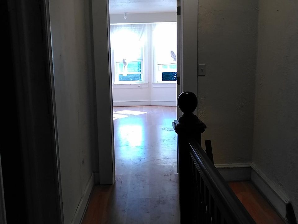 2nd image of 21 N Gouveneur Ave