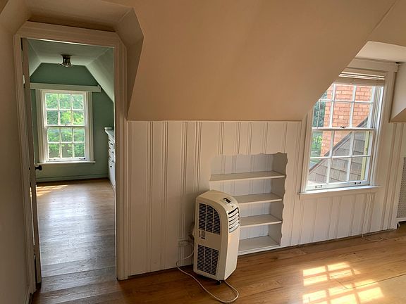 3rd image of 422 Ontario St #3