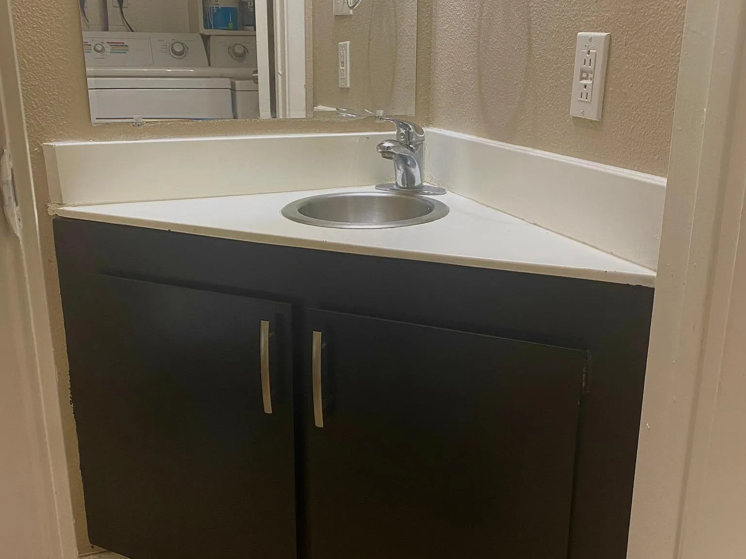 4112 N 69th Dr — Photo 3