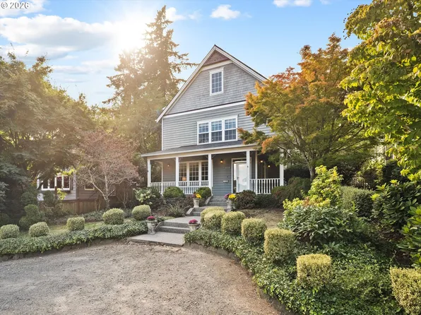 426 7th St, Lake Oswego, OR 97034