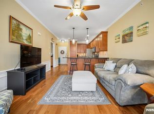 1403 Pointe Gate Dr, Livingston, NJ
