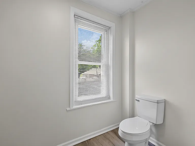 109 N Warren St — Photo 14