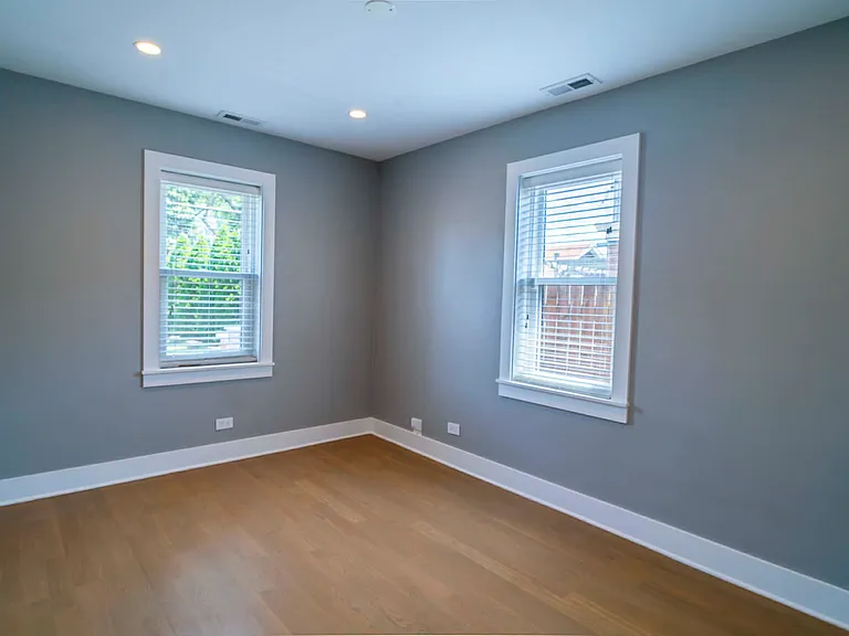 2537 Willow St — Photo 11