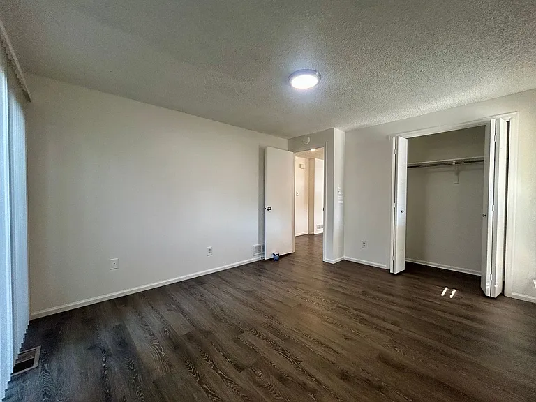 1732 Cambridge Dr — Photo 12