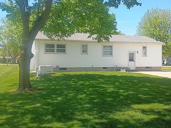 4th image of 3836 Kawkawlin River Dr