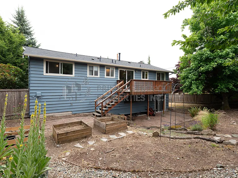 18003 Wayne Ave N — Photo 17
