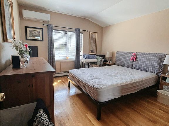 4th image of 725 126th Street
